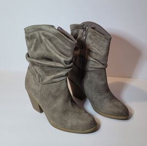 a.n.a Taupe Suede Boots Side Zipper Women's Size 7.5